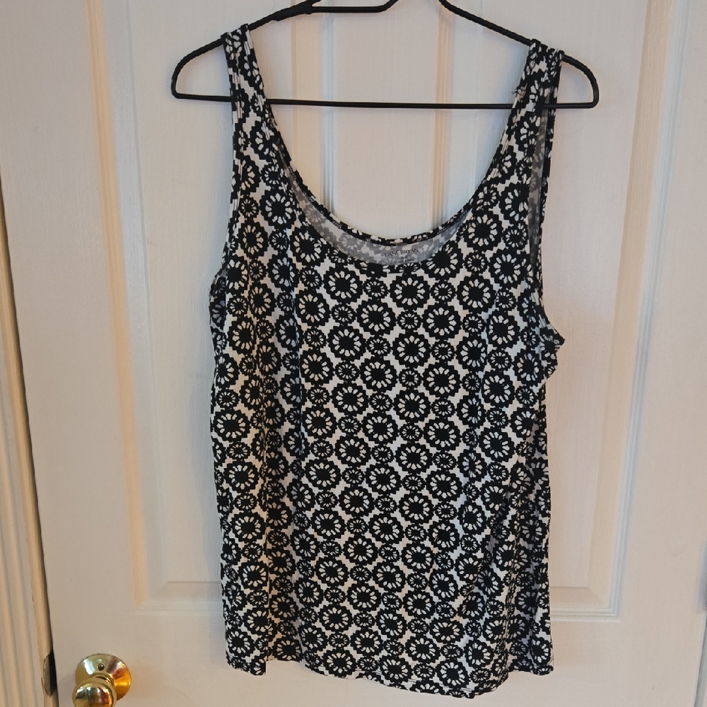 Lane Bryant Black and White Medallion Scoop Tank